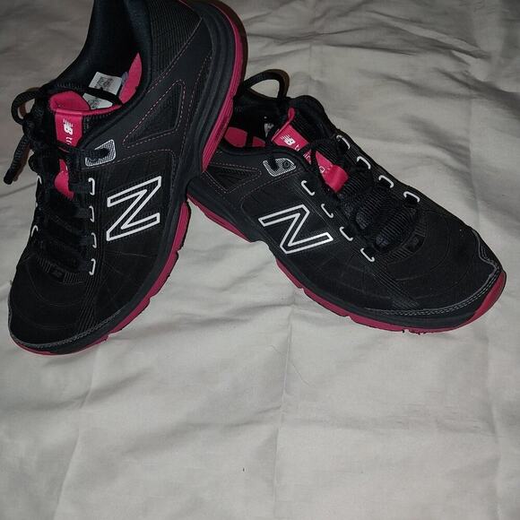 New Balance Training shoe Women's Size 8 1/2 - Picture 3 of 3